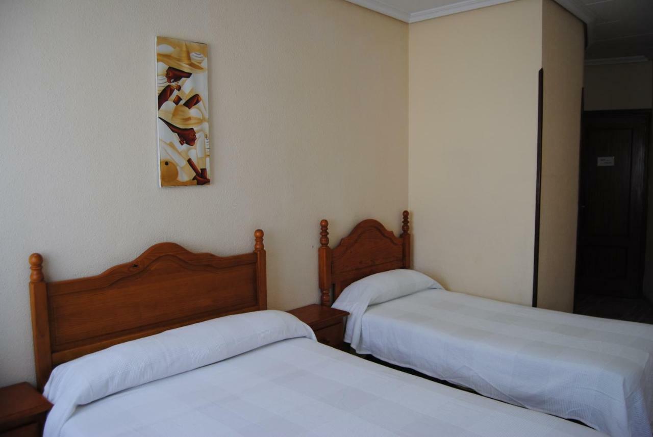 Hostal Avila Ocaña Exterior foto